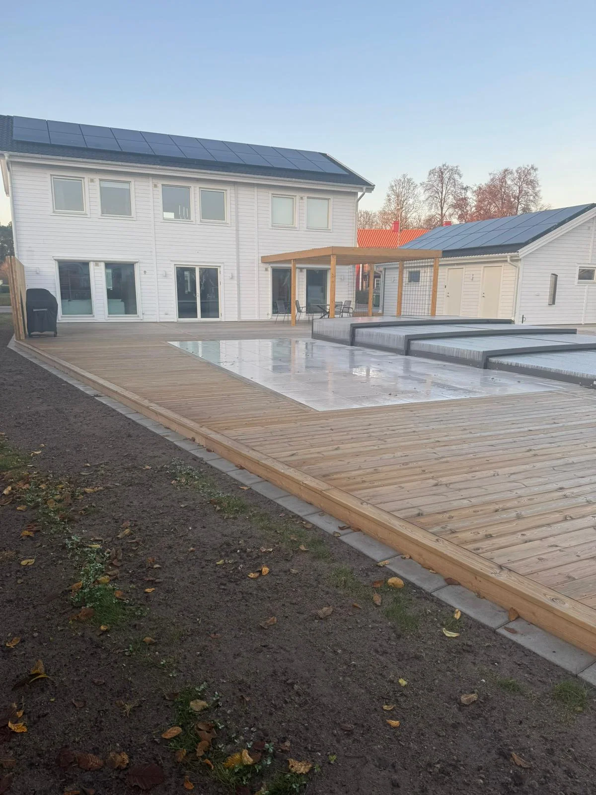 Badrumsrenovering Kalmar - Modern väggmonterad toalett av NBOS AB